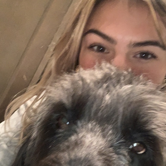 Meet your Posher, Jennie - Picture 2 of 7